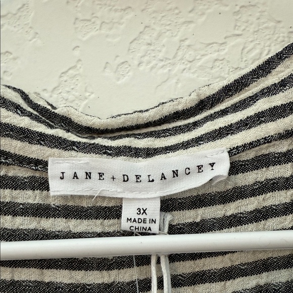 ❤️‍🔥NWT Jane and Delancey Black and White Striped Blouse - Picture 2 of 3